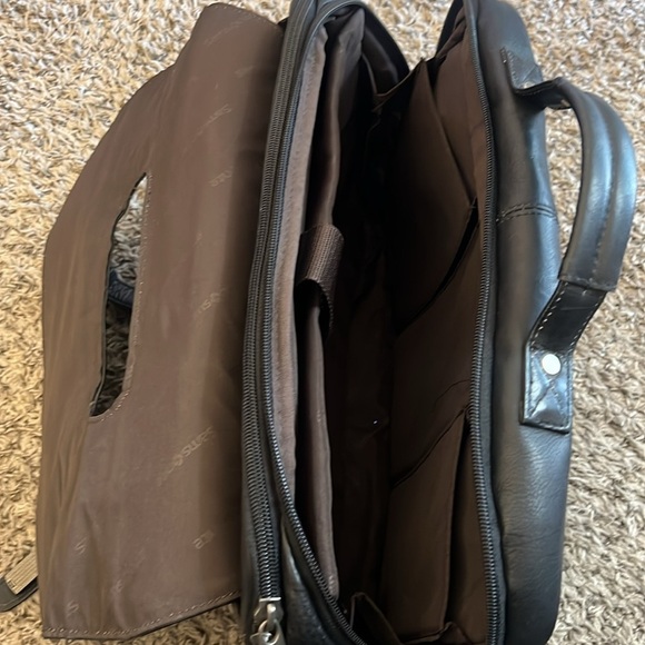 Samsonite Colombian Black Messenger Leather Flapover Bag - Picture 8 of 12